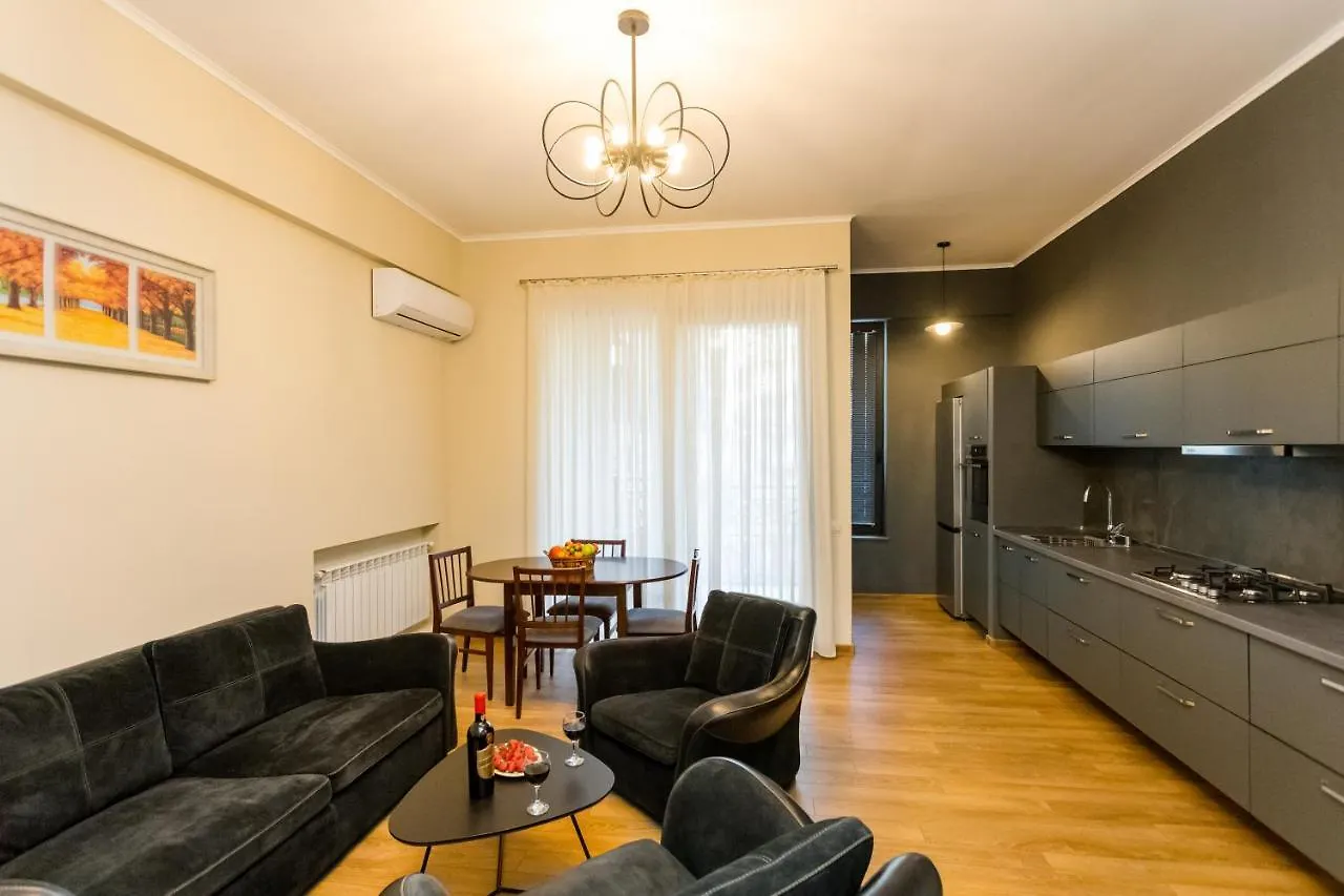 Apartment In The City Centre Tbilisi